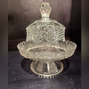 Vtg Round clear glass Butter‎ Dish Pedestal Domed Lid Faceted Knob Cheese Ball
